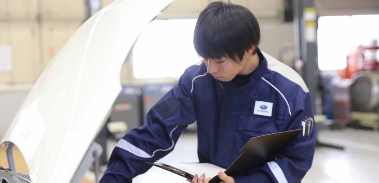 エンジンオイル交換はなぜ必要？交換時期の目安と費用をプロが教えます