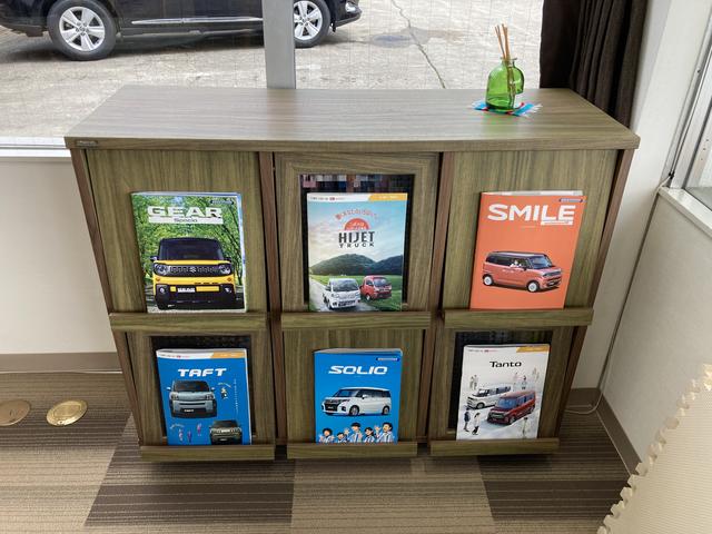 新車カタログ